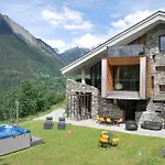 Mineral & Oda ve Kahvaltı 4*