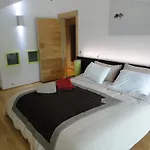 Mineral & Oda ve Kahvaltı 4*